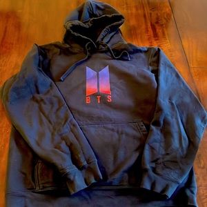 Black BTS hoodie - size M
